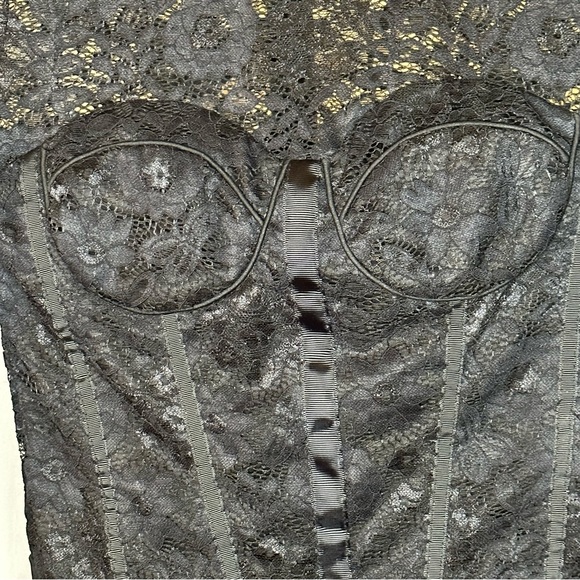 Lace body suit - Picture 2 of 4